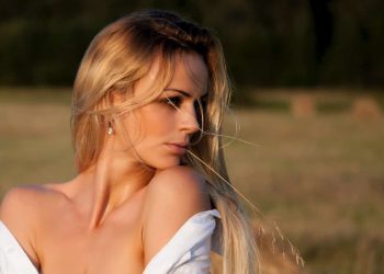 Ești model într-un studio de videochat din Sectorul 3? Află cât de importantă este social media pentru meseria ta!