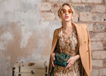 Moda vintage: cum să integrezi elemente retro în garderoba ta