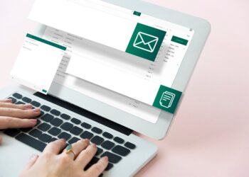 Emailul ca instrument de afaceri: ghidul tău pentru o comunicare profesională și eficientă