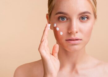 Cum să alegi produsele cosmetice potrivite pentru îngrijirea pielii