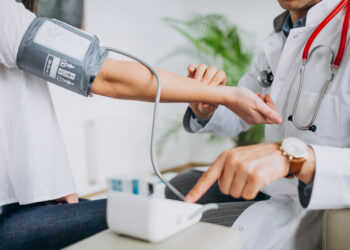 Cum să îți monitorizezi sănătatea prin controale medicale regulate