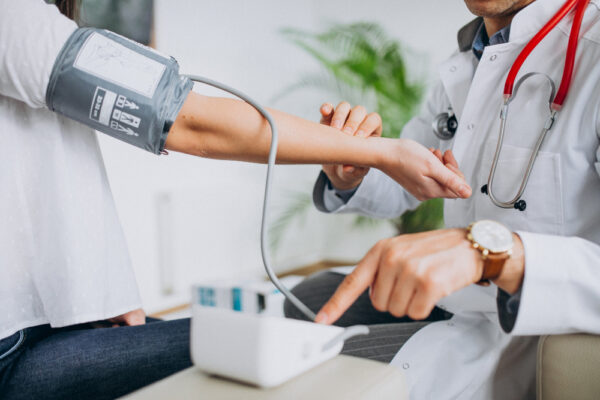 Cum să îți monitorizezi sănătatea prin controale medicale regulate