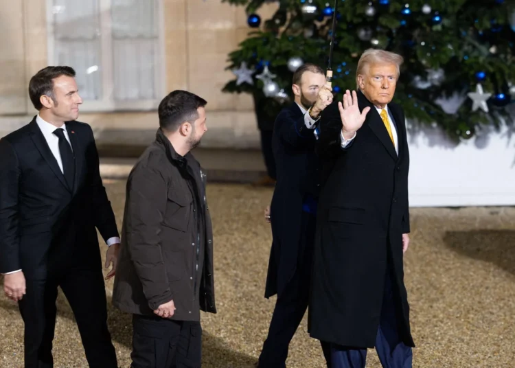 SUA și Ucraina discută un acord „îmbunătățit” privind mineralele rare, după ce refuzul lui Zelenski a stârnit furia lui Trump