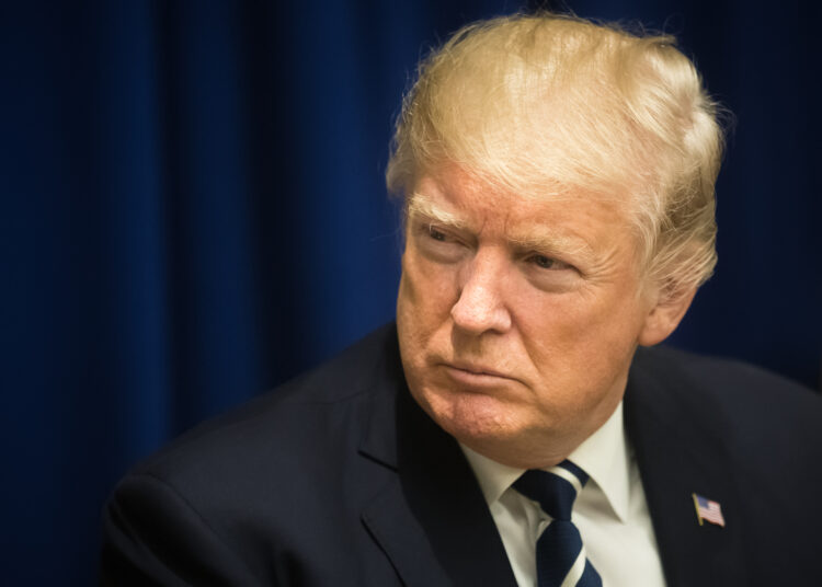 Trump îl presează pe Zelenski: Dacă nu semnează, nu va fi „prea fericit