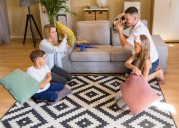 Covorul ideal pentru living: materiale, dimensiuni, culori și stiluri
