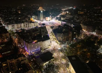 Dispersarea manifestanților cu arma sonică în Sebia: Președintele Vucic a chemat „KGB”-ul