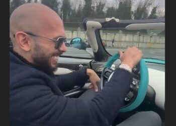 Andrew Tate este verificat și de Poliția Rutieră, după ce s-a filmat circulând cu 150 km/h în București