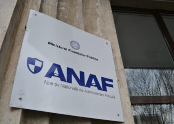 ANAF verifică transferurile de bani între rude și impune un impozit de 70% pe sumele nejustificate