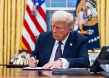 Donald Trump a semnat un decret prin care engleza devine limba oficială a Statelor Unite
