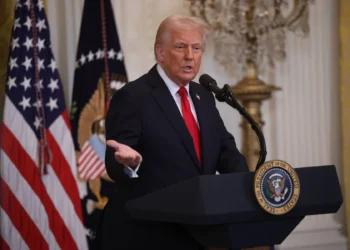 Și dacă Trump crede în schimbarea climatică, însă a luat o decizie pe care, dacă ar afla-o, oamenii s-ar îngrozi? Suntem prea mulți pe Pământ și doar cei puternici vor supraviețui