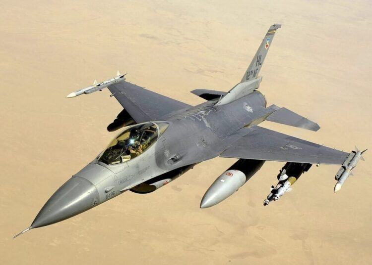 MApN: Încă două aeronave F-16 dintre cele cumpărate din Norvegia au sosit în România