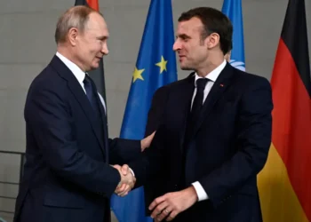 Franța trebuie să distrugă Moscova ca să protejeze nuclear Europa. Apasă Macron butonul roșu?