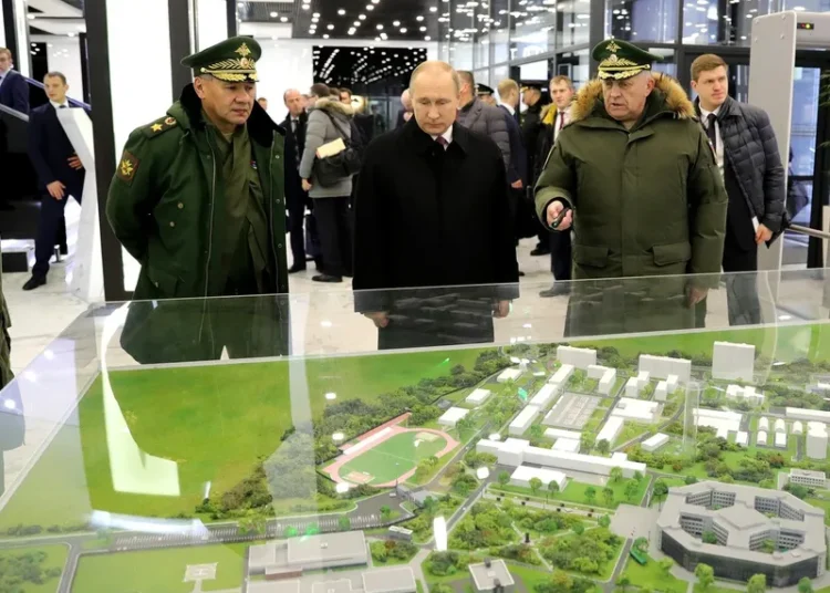 Putin a ordonat dezvoltarea triadei nucleare și mărirea forțelor terestre pentru războaie viitoare