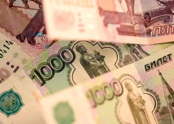 Rubla rusească – „surpriza” anului: este cea mai performantă monedă din lume, în pofida sancţiunilor. Care sunt explicațiile