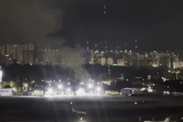 Focuri de armă și atacuri cu drone la Caracas, după ce Delcy