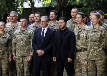 Marea Britanie alocă 200 de milioane de lire sterline pentru armată, în vederea desfăşurării de trupe în Ucraina