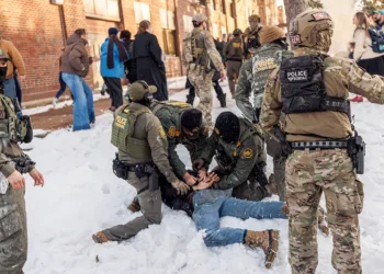 Toate școlile din Minneapolis și-au anulat cursurile în urma acțiunilor ICE. Federalii au descins la un liceu unde învățau hispanici