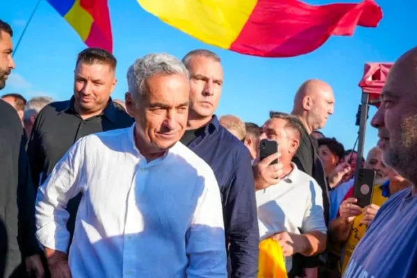Statul român nu pare decis să afle cine îi plăteşte lui Georgescu autocarele, maşinile, bodyguarzii, coregrafia şi promovarea