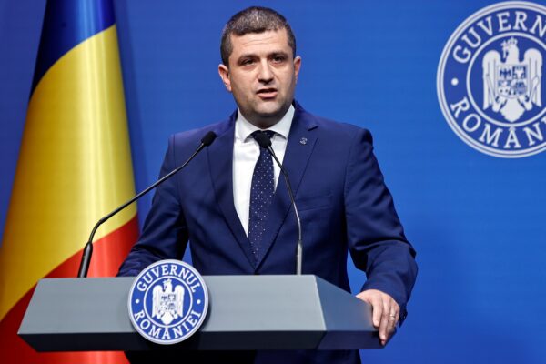 „Militarii români fac minuni cu ce au”. Detalii despre pilotul care a doborât drona