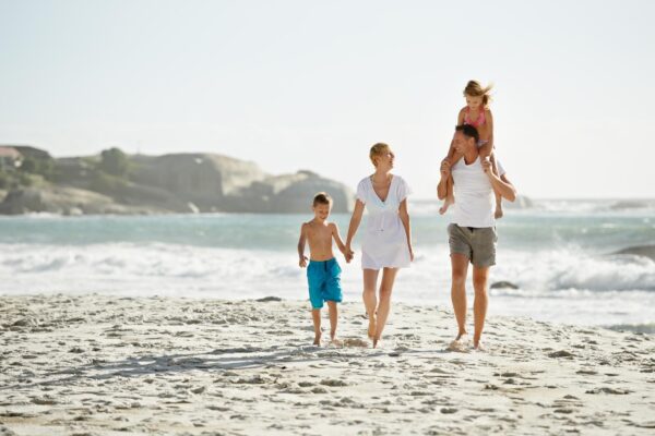 Vacanță în Zakynthos: cum alegi plajele și excursiile potrivite pentru familia ta